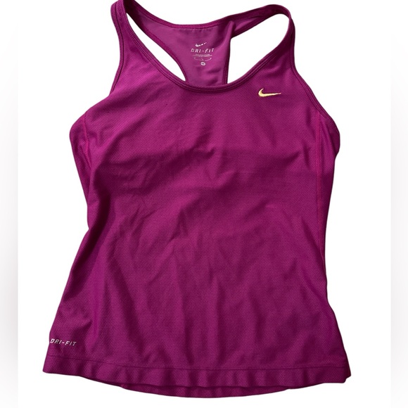 Nike dri-fit, women's medium sports shirt with built in bra - Picture 1 of 3